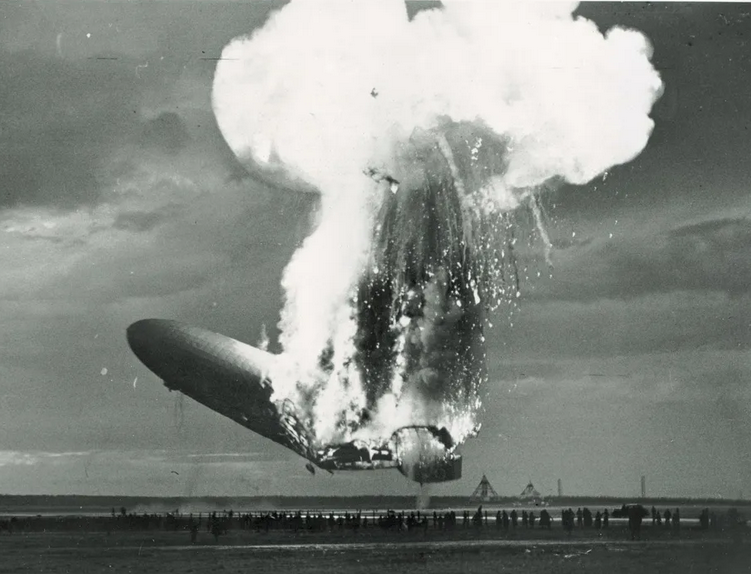 چرا عصر زپلینها به پایان رسید؟/ بررسی فاجعه هیندنبورگ چرا عصر زپلینها به پایان رسید؟/ بررسی فاجعه هیندنبورگ