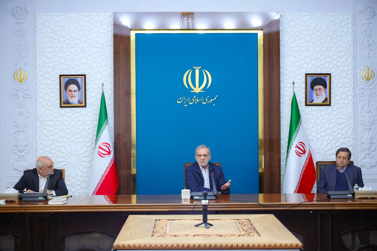 پزشکیان: جمعآوری و یکسانسازی اطلاعات مالی افراد و اتصال به سامانههای اطلاعاتی ضروری است