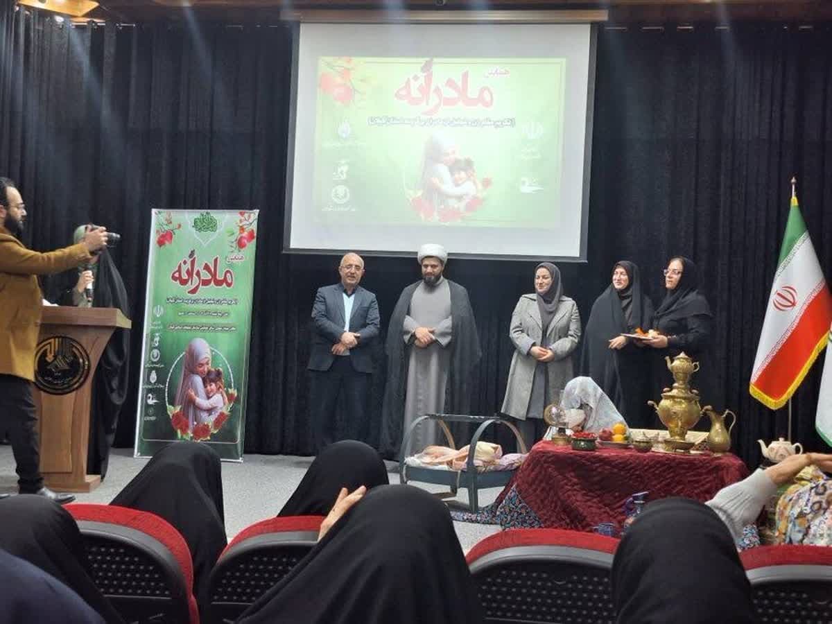 دانشجوی دانشگاه آزاد بانوی برتر کارآفرین و مادر نمونه استان گیلان شد دانشجوی دانشگاه آزاد بانوی برتر کارآفرین و مادر نمونه استان گیلان شد