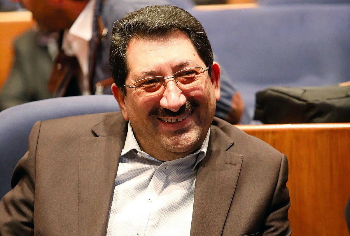 وزیر صمت: یزد میتواند قطب تولید پوشاک باشد