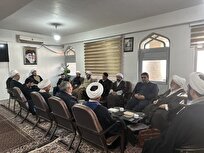 استادان حوزه و دانشگاه جامعه را در رسیدن به اهداف یاری کنند