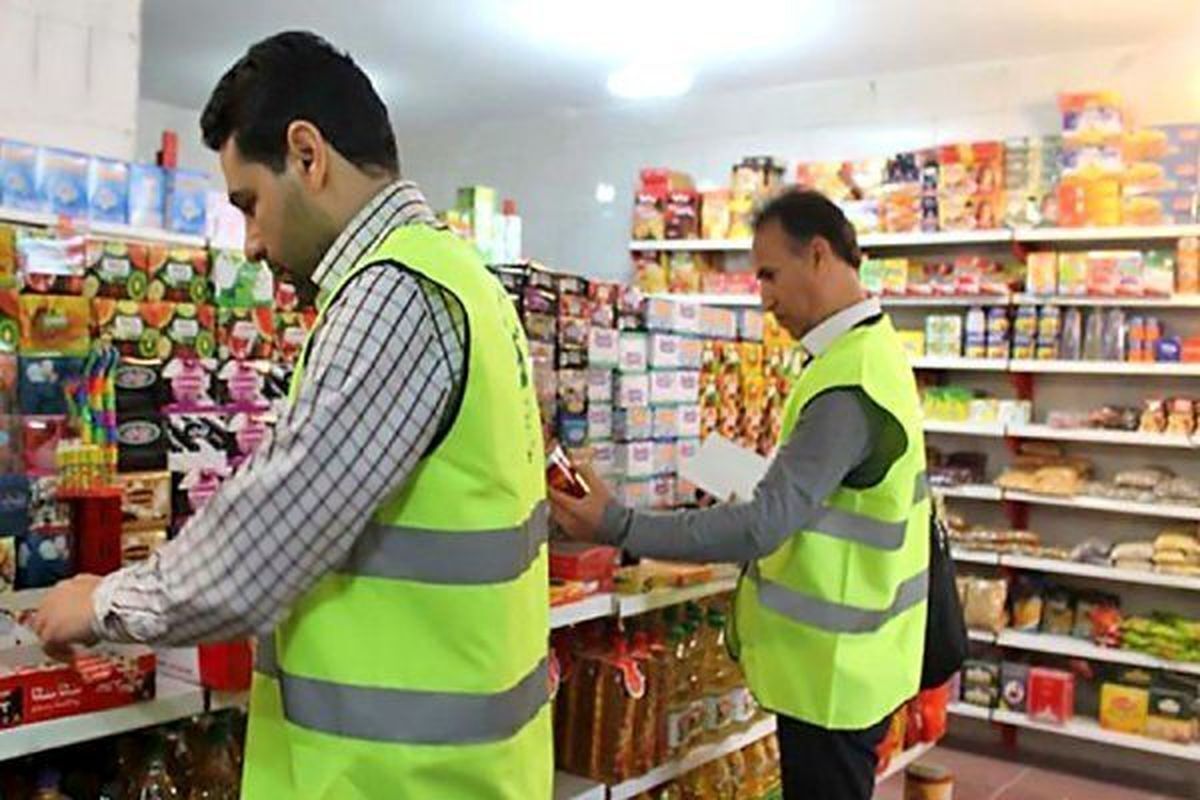 نظارت بازرسان صنفی بر حراجهای فصلی
