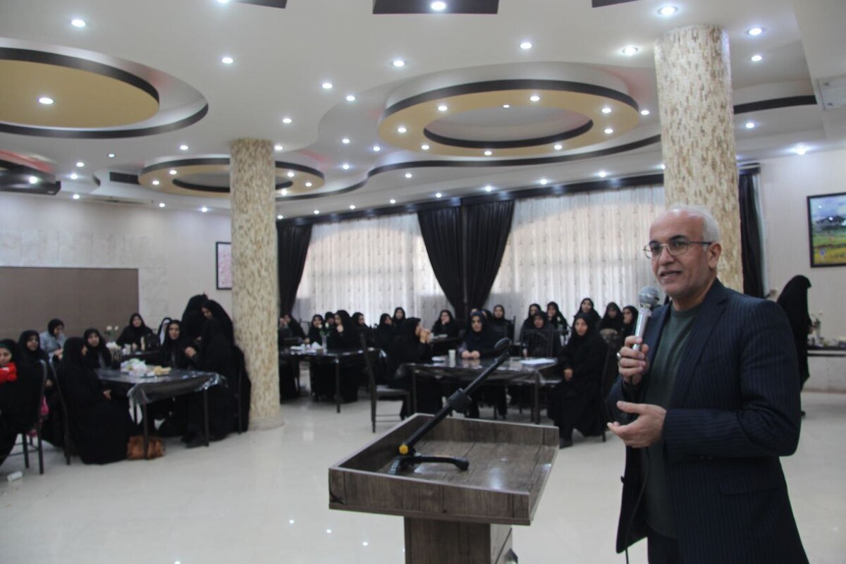 مادر شهدا باعظمت و صبور هستند؛ نقشآفرینی بانوان به برکت خون شهدا