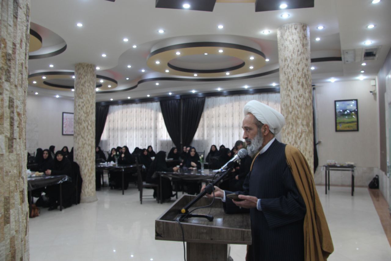 مادران شهدا باعظمت و صبور هستند؛ نقشآفرینی بانوان در کشور به برکت خون شهدا مادران شهدا باعظمت و صبور هستند؛ نقشآفرینی بانوان در کشور به برکت خون شهدا