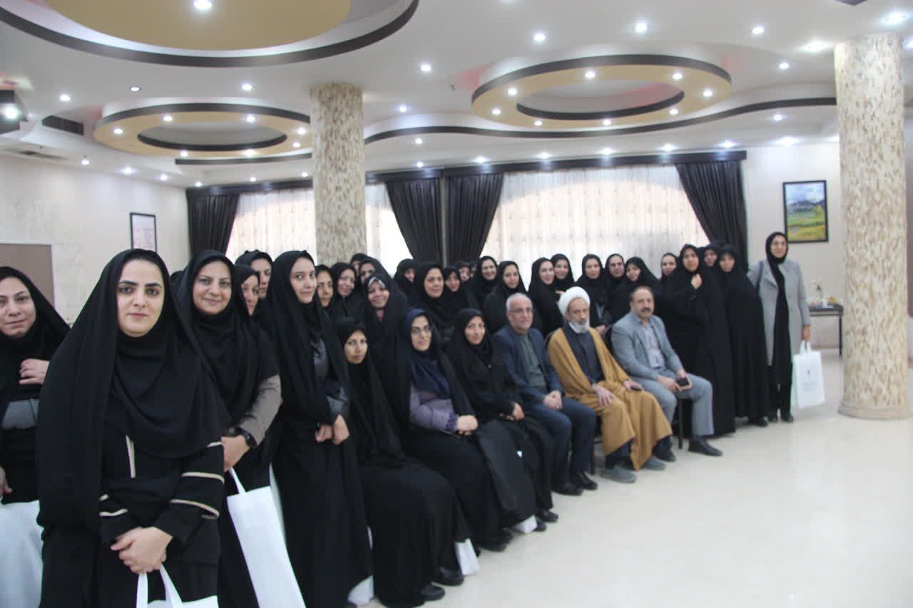 مادران شهدا باعظمت و صبور هستند؛ نقشآفرینی بانوان در کشور به برکت خون شهدا مادران شهدا باعظمت و صبور هستند؛ نقشآفرینی بانوان در کشور به برکت خون شهدا