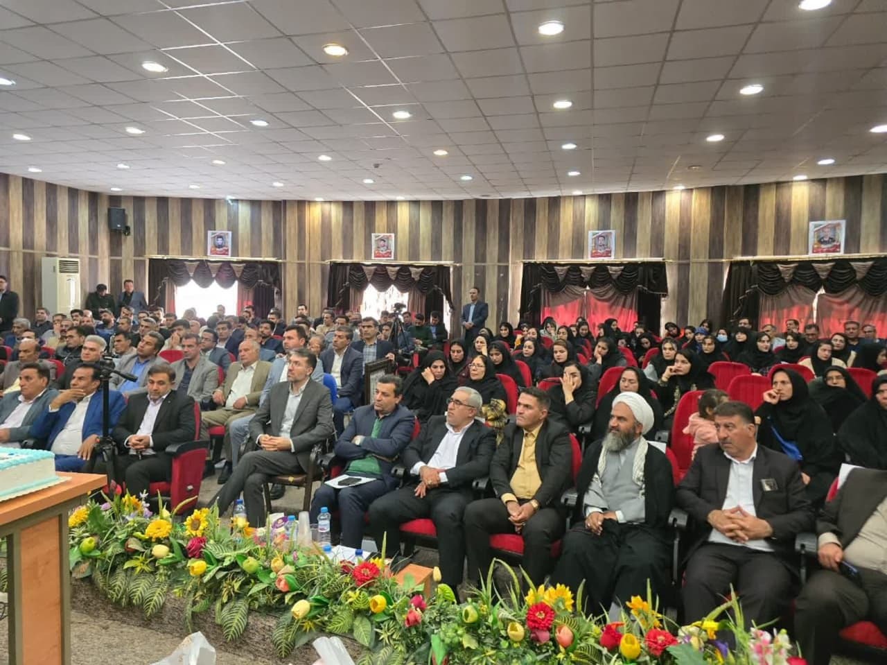 تربیت جوانان نخبه؛ مأموریت نخست دانشگاه آزاد ممسنی؛ رسیدن تعداد دانشجو به ۳۷۰۰ نفر خارج از پیشبینیها بود تربیت جوانان نخبه؛ مأموریت نخست دانشگاه آزاد ممسنی؛ رسیدن تعداد دانشجو به ۳۷۰۰ نفر خارج از پیشبینیها بود