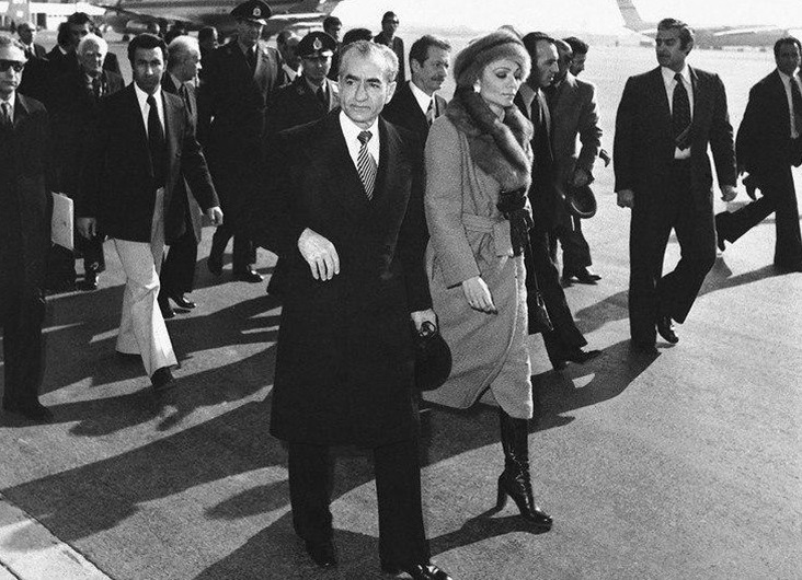 ۲۶ دی ماه؛ خروج مفتضحانه شاه و رویای خامی که محقق نشد! ۲۶ دی ماه؛ خروج مفتضحانه شاه و رویای خامی که محقق نشد!