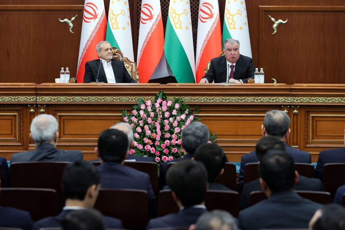 پزشکیان: آمدهایم تا موانع تجارت و سرمایهگذاری را حذف کنیم/ امامعلی رحمان: باید توجه دو کشور بهسمت علم و فناوری برود
