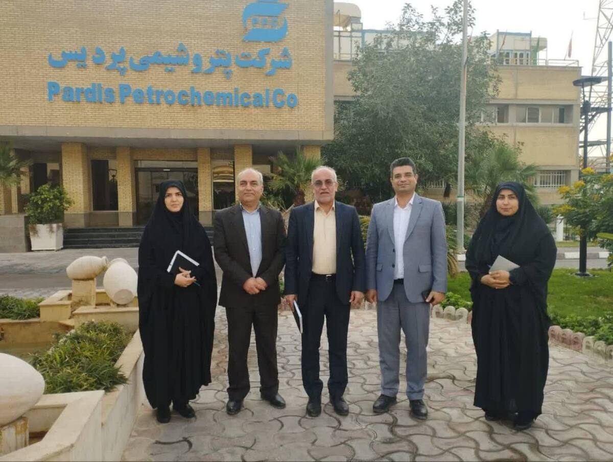 جزئیاتی از سفر رئیس دانشگاه آزاد یزد به عسلویه و ایجاد همکاریهای جدید با صنعت پتروشیمی