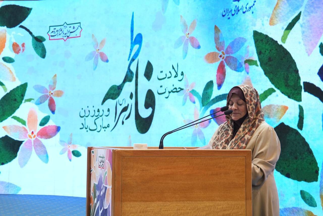 با لفاظی درباره حجاب اجباری، دریچهای به روی بانوان گشوده نخواهد شد با لفاظی درباره حجاب اجباری، دریچهای به روی بانوان گشوده نخواهد شد