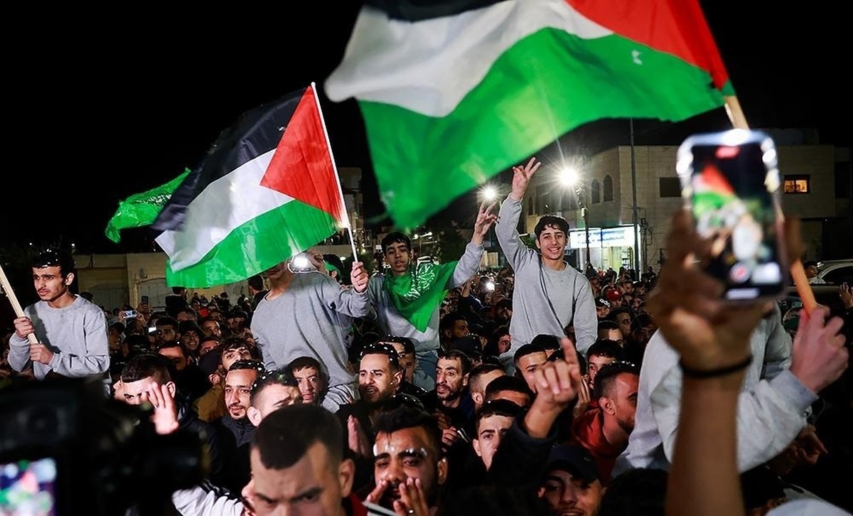 رسانههای صهیونیستی: اهتزاز پرچم فلسطین در غزه نشان از شکست اسرائیل است