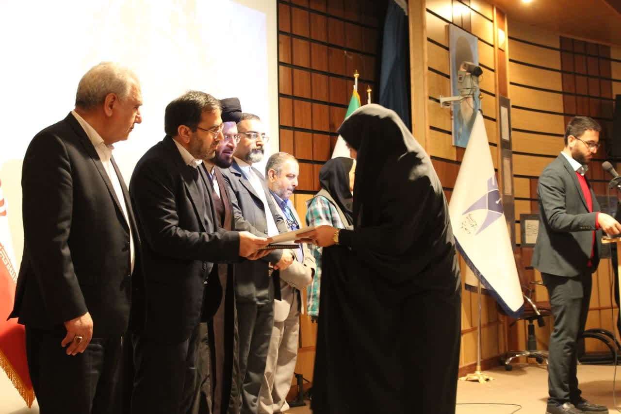 جشنواره خوشنویسی محراب به نقطه پایانی رسید جشنواره خوشنویسی محراب به نقطه پایانی رسید