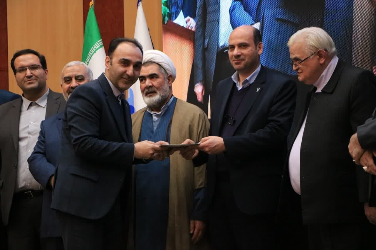 چهارمین جشنواره شعر همای رحمت در ایستگاه آخر؛ 80 اثر شعری خارجی دریافت شد چهارمین جشنواره شعر همای رحمت در ایستگاه آخر؛ 80 اثر شعری خارجی دریافت شد