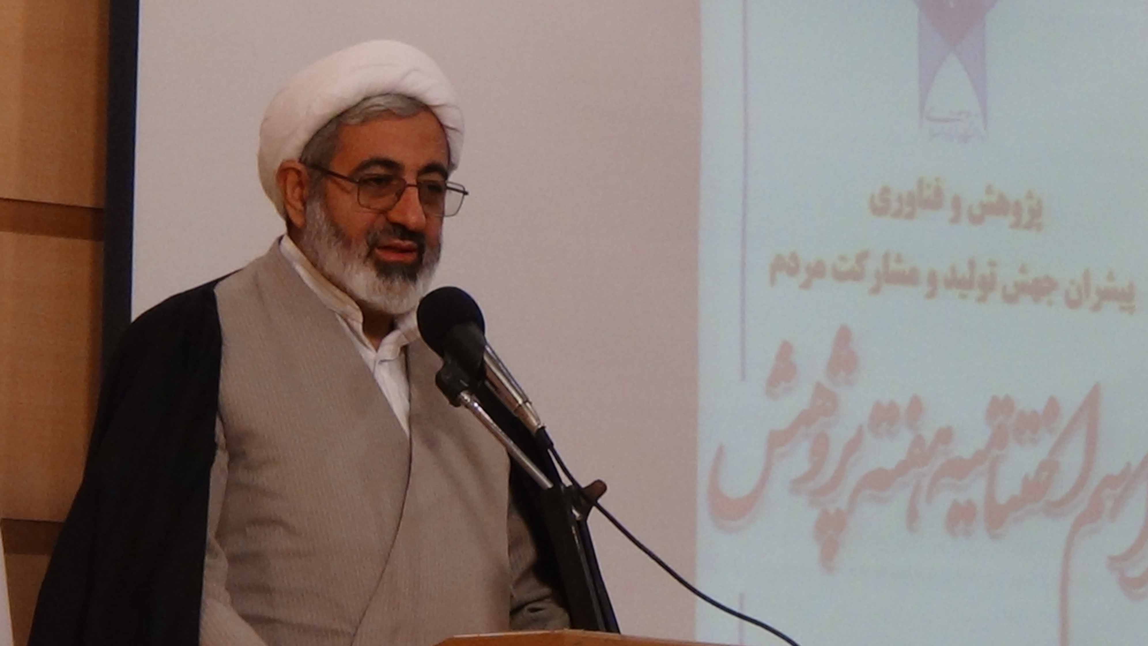 تولید علم باید منجر به ایجاد رفاه و توسعه شود تولید علم باید منجر به ایجاد رفاه و توسعه شود