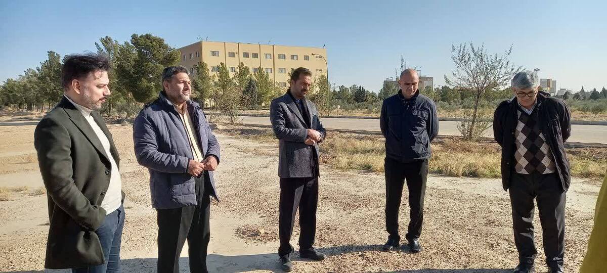 احداث باغ تحقیقاتی پسته در دانشگاه آزاد دامغان