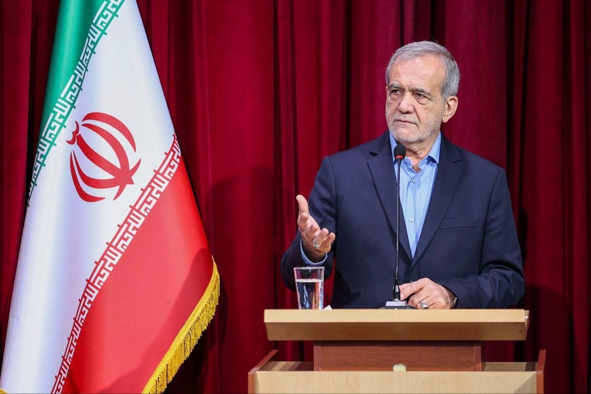 پزشکیان: آمادهایم هر امکانی در اختیار دانشگاهیان و نخبگان بگذاریم تا مشکلات را حل کنند/ از بابت ناترازیها شرمندهام