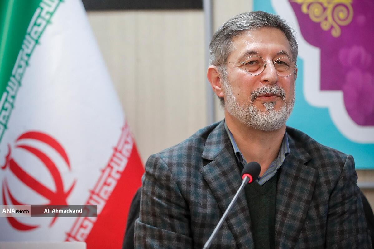 پاسخ دبیر جایزه جلال به منتقدان: برای نویسندگان کارگاه رماننویسی برگزار کردم!