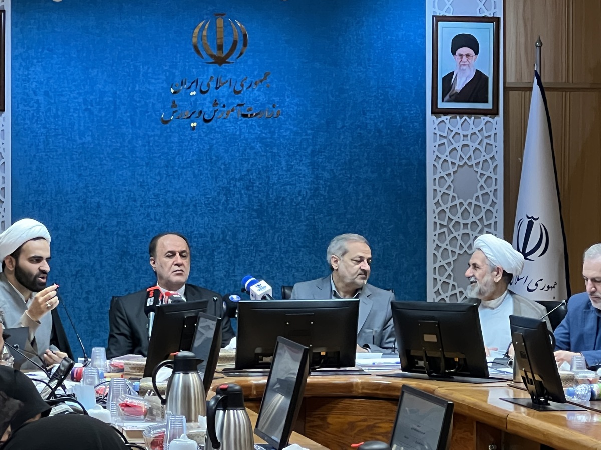 حاجیبابایی: آموزش و پرورش محوریترین بخش برنامههای دهه فجر است