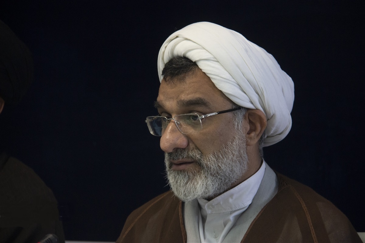 تأکید دبیر شورای عالی انقلاب فرهنگی بر حمایت از مدارس دولتی و الگوسازی برای پیشرفت  