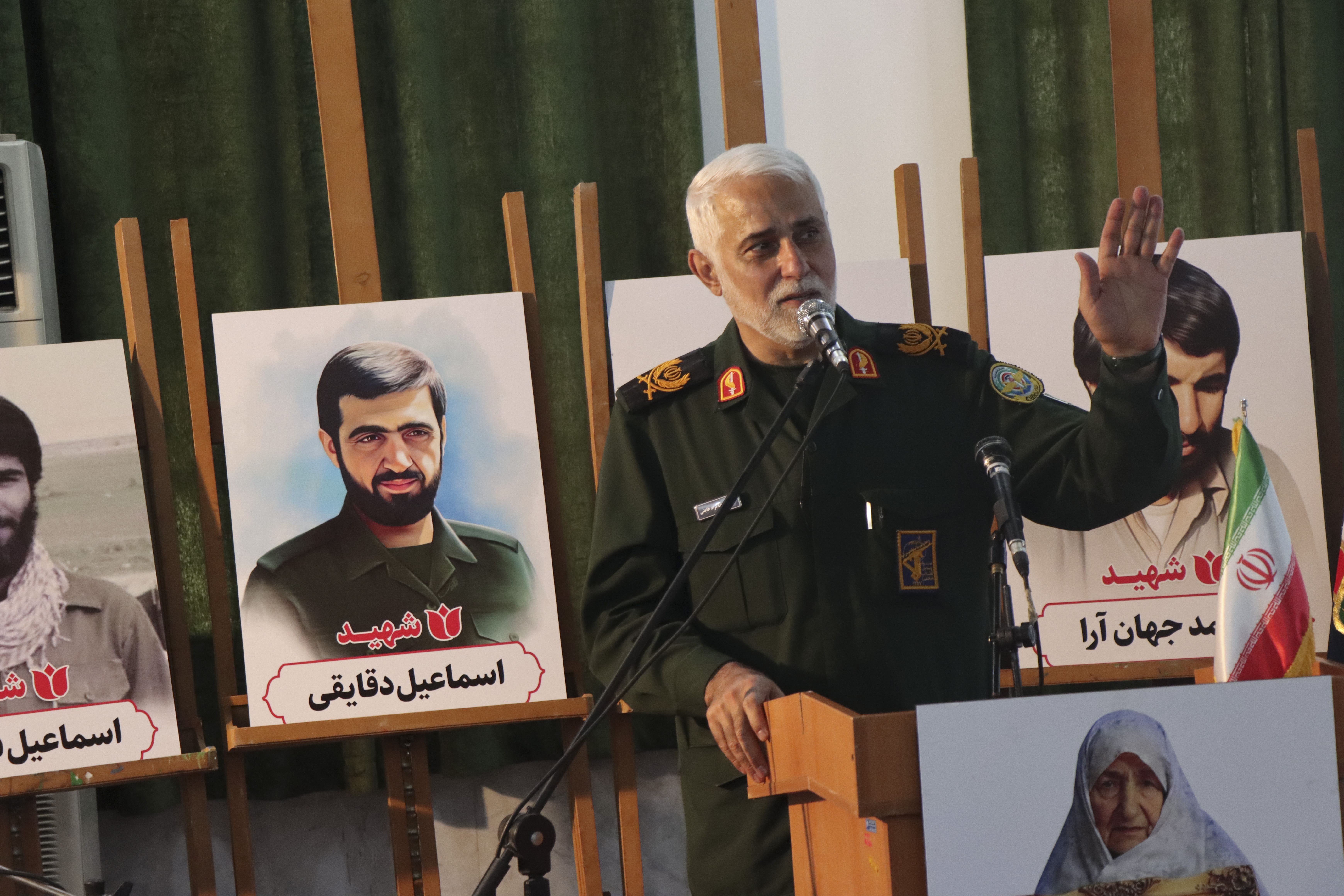 ایستادگی ملت ایران مقابل دشمنان در دوران دفاع مقدس مقطع بینظیری در تاریخ جمهوری اسلامی است ایستادگی ملت ایران مقابل دشمنان در دوران دفاع مقدس مقطع بینظیری در تاریخ جمهوری اسلامی است