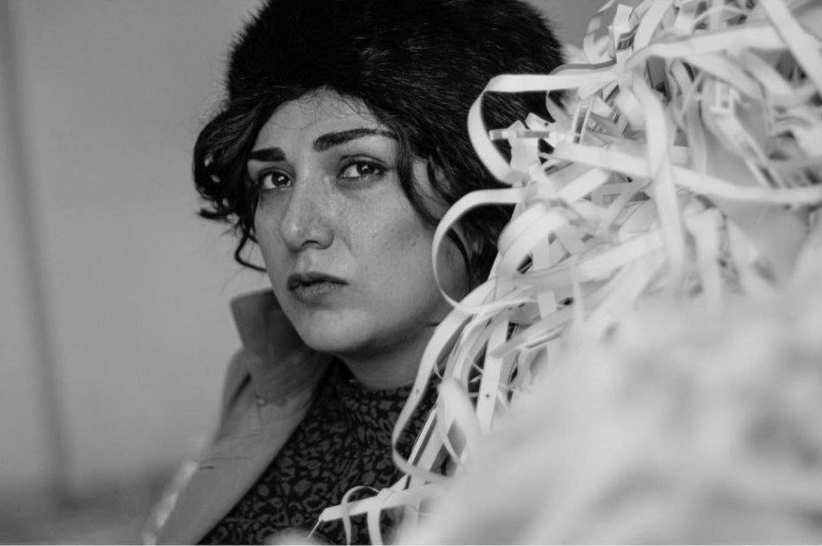 «رگهای آبی»، نسخه کمفروغ از «فروغ»/ فیلم بلاتکلیفی که نه مستند بود نه درام
