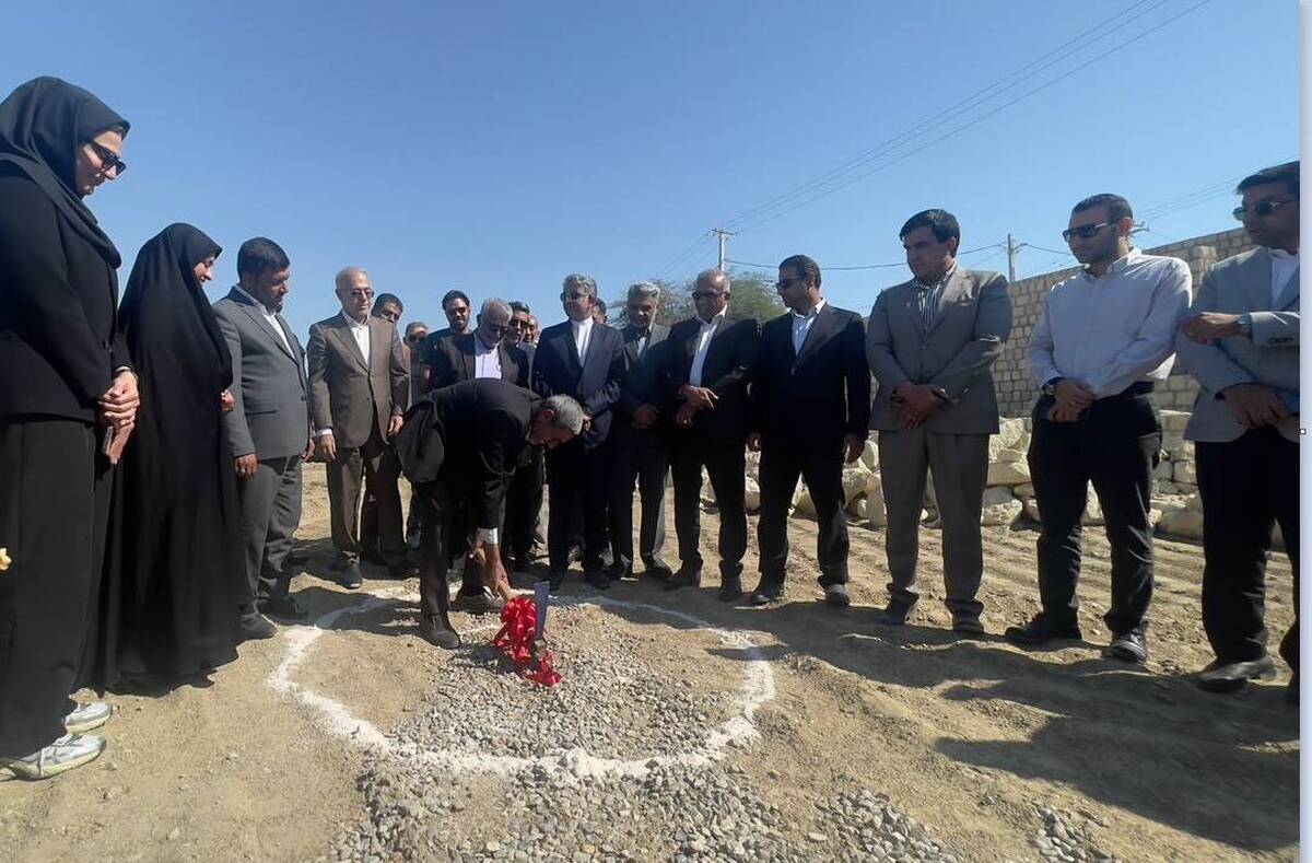 کلنگ احداث بوستان محمدعلی بهمنی در بندرعباس بهزمین زده شد