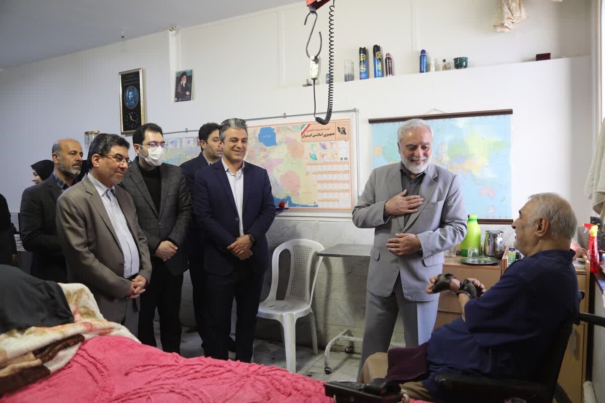 رئیس بنیاد ایرانشناسی از مرکز توانبخشی جانبازان ثارالله بازدید کرد