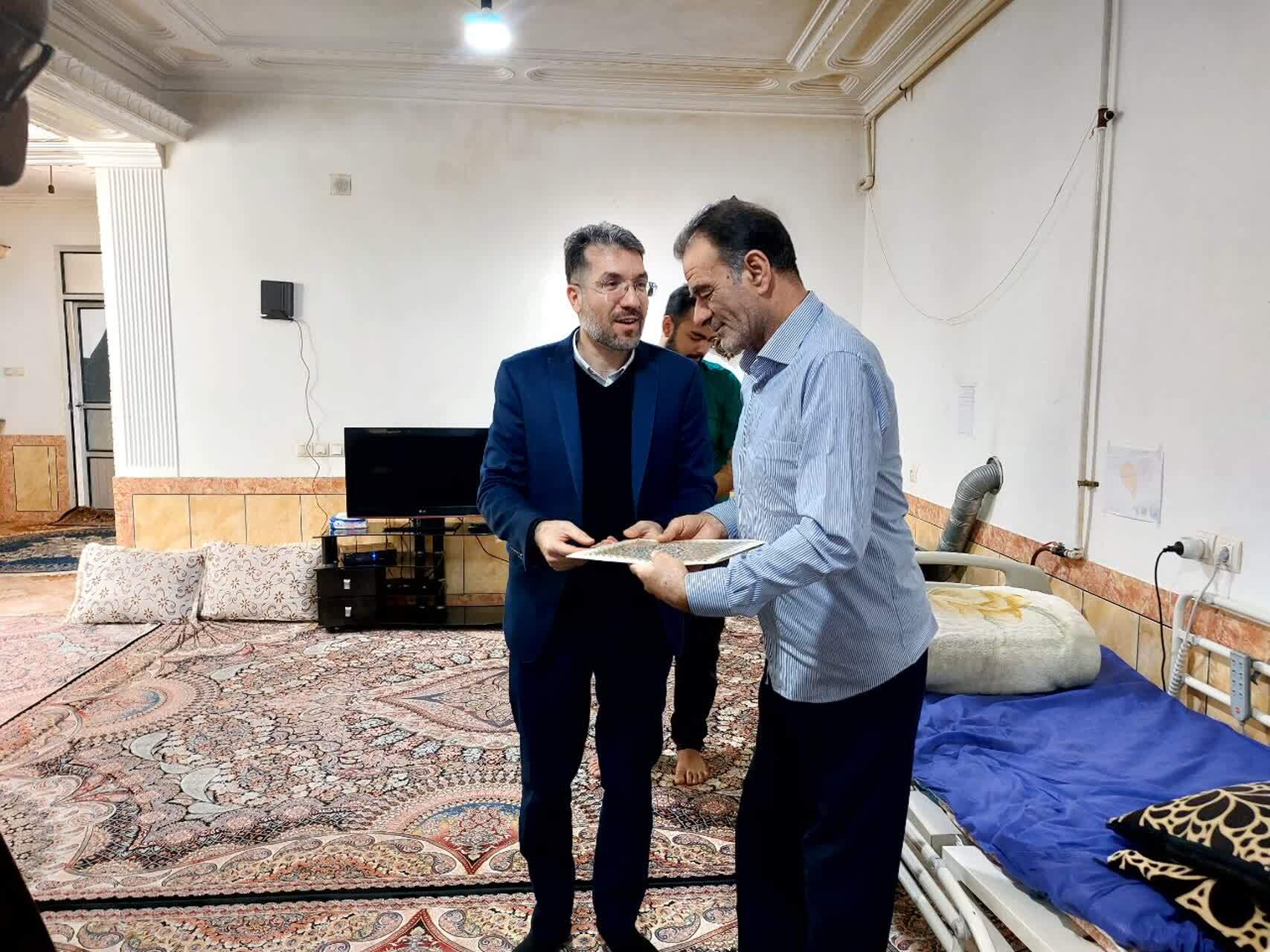 جانباز دفاع مقدس: ما در جبهه از سرزمینمان دفاع کردیم، دانشجویان در عرصه علم کشور را به قله برسانند جانباز دفاع مقدس: ما در جبهه از سرزمینمان دفاع کردیم، دانشجویان در عرصه علم کشور را به قله برسانند