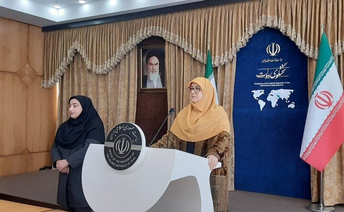 مهاجرانی: وزیر نفت خبر خوشی را طی روزهای آینده اعلام خواهد کرد از هیچ واردات دارویی فروگذار نخواهیم کرد