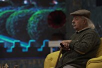 چرا باید از ایران بروم؟! / دستمزد یک بازیگر ۳۰ میلیارد است دستمزد من ۱۰۰ میلیون!