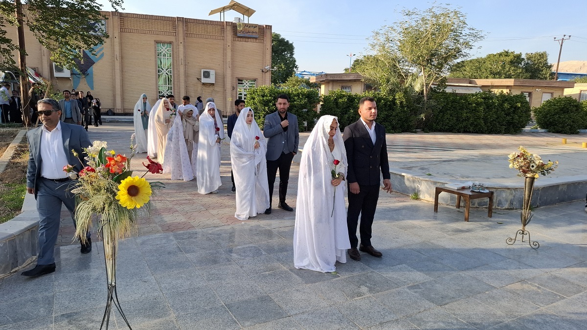 برگزاری مراسم ازدواج ۱۲ زوج دانشجوی دانشگاه آزاد امیدیه برگزاری مراسم ازدواج ۱۲ زوج دانشجوی دانشگاه آزاد امیدیه