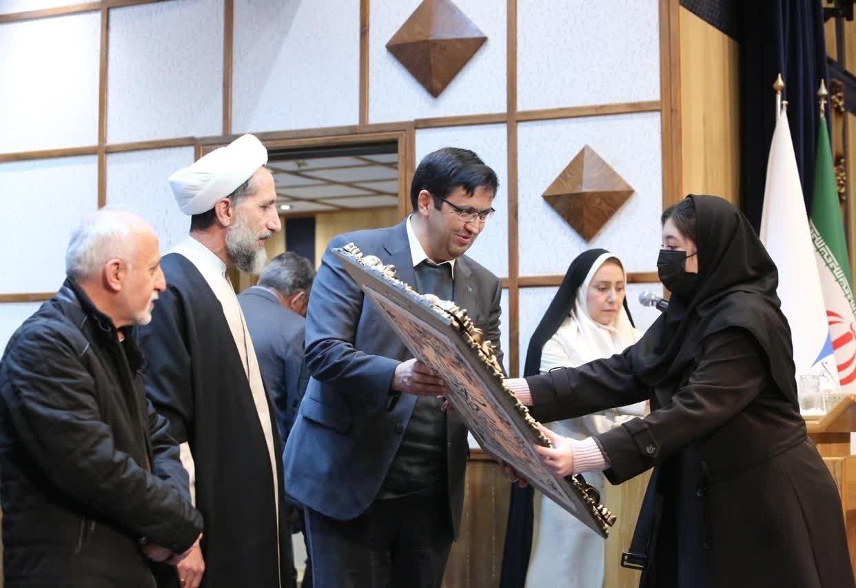 آنچه در اختتامیه چهارمین جشنواره بینالمللی خوشنویسی جلوه گذشت آنچه در اختتامیه چهارمین جشنواره بینالمللی خوشنویسی جلوه گذشت