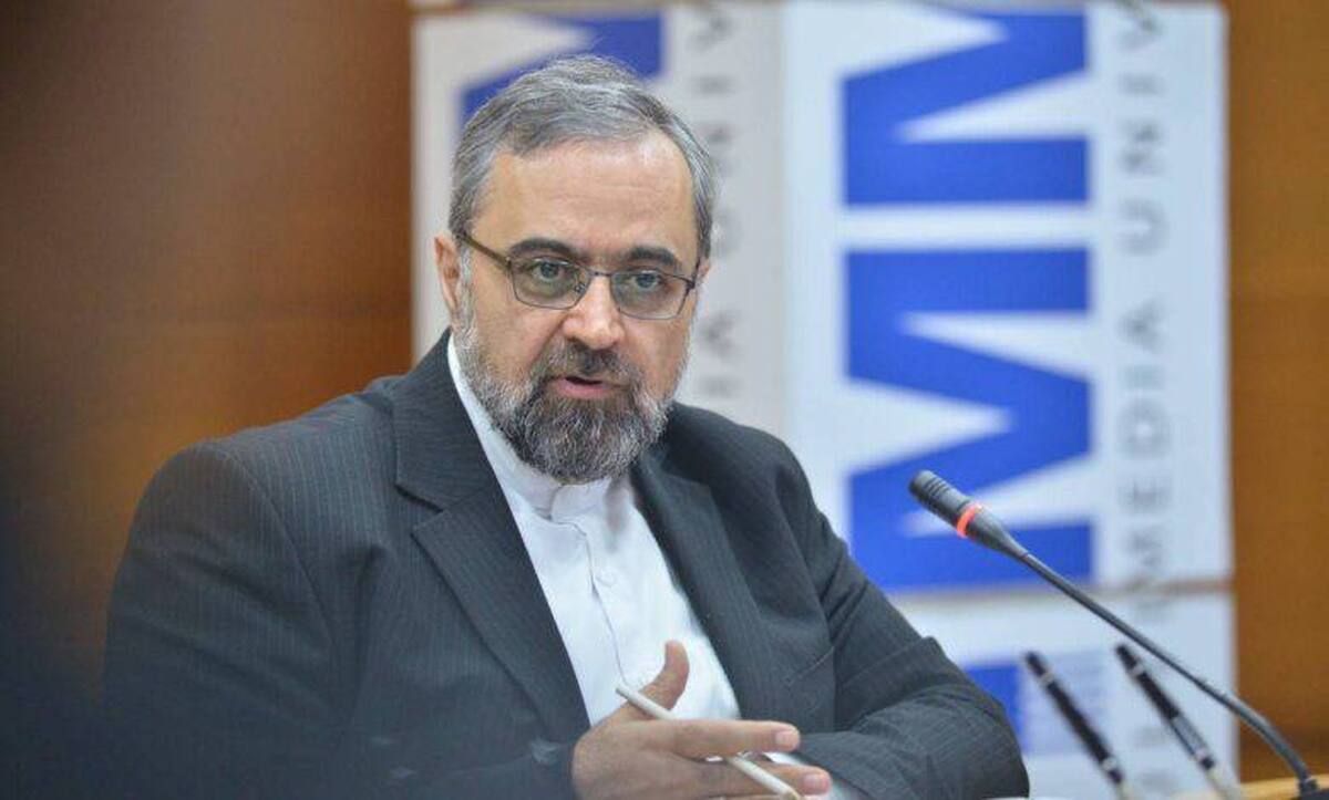 گروه موسیقی همراز «نوای وطن» را در کوالالامپور مینوازند