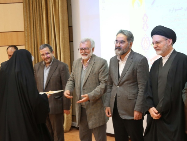 اختتامیه جشنواره ملی شعر بعثت چگونه گذشت اختتامیه جشنواره ملی شعر بعثت چگونه گذشت