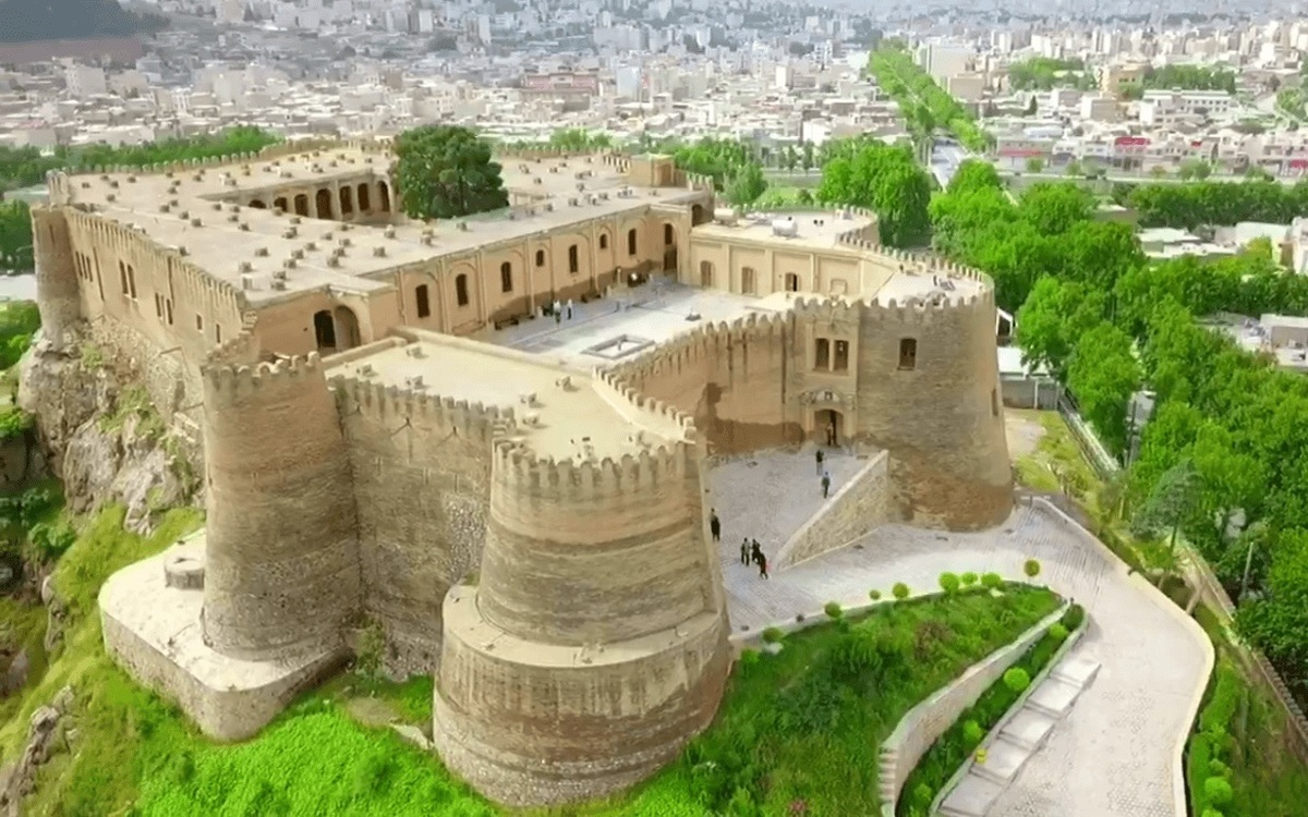 حریم قلعه فلکالافلاک به زودی آزاد میشود