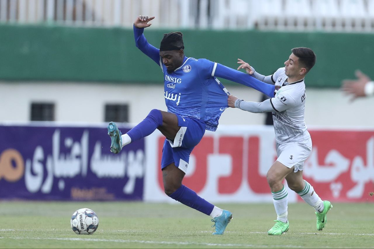 از شعارهای تند تماشاگران استقلال از شعارهای تند تماشاگران استقلال