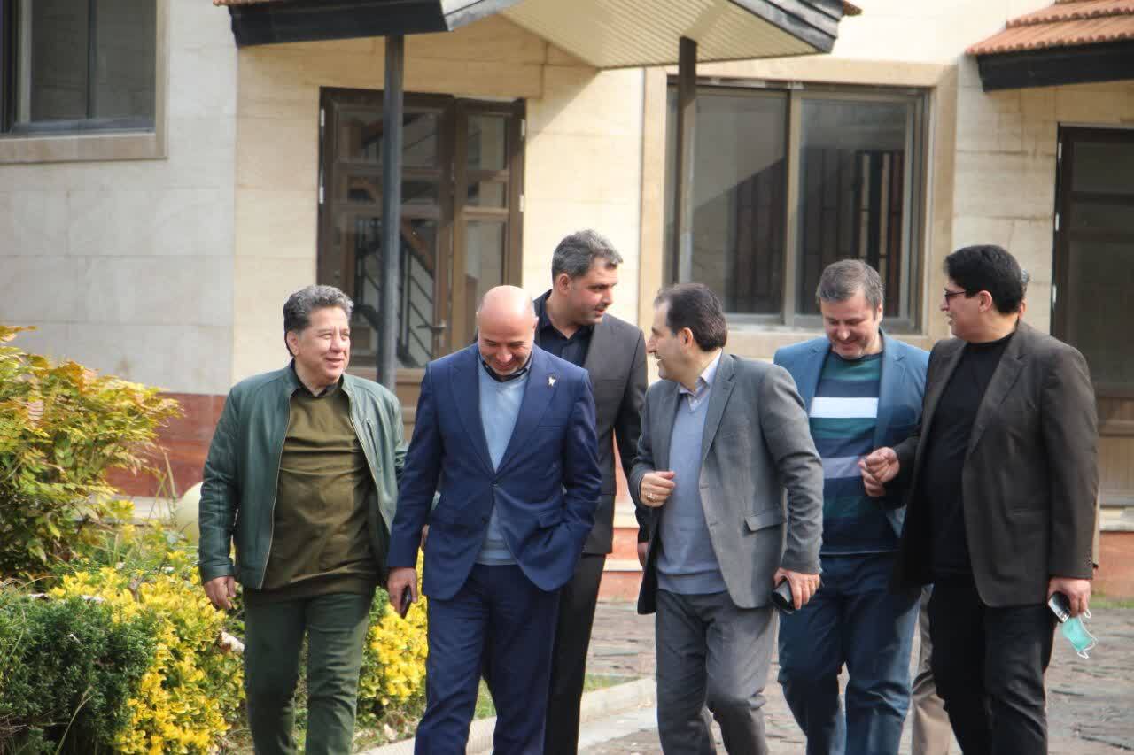 خیّران سالن چندمنظوره ورزشی دانشگاه آزاد نور را نونوار میکنند خیّران سالن چندمنظوره ورزشی دانشگاه آزاد نور را نونوار میکنند