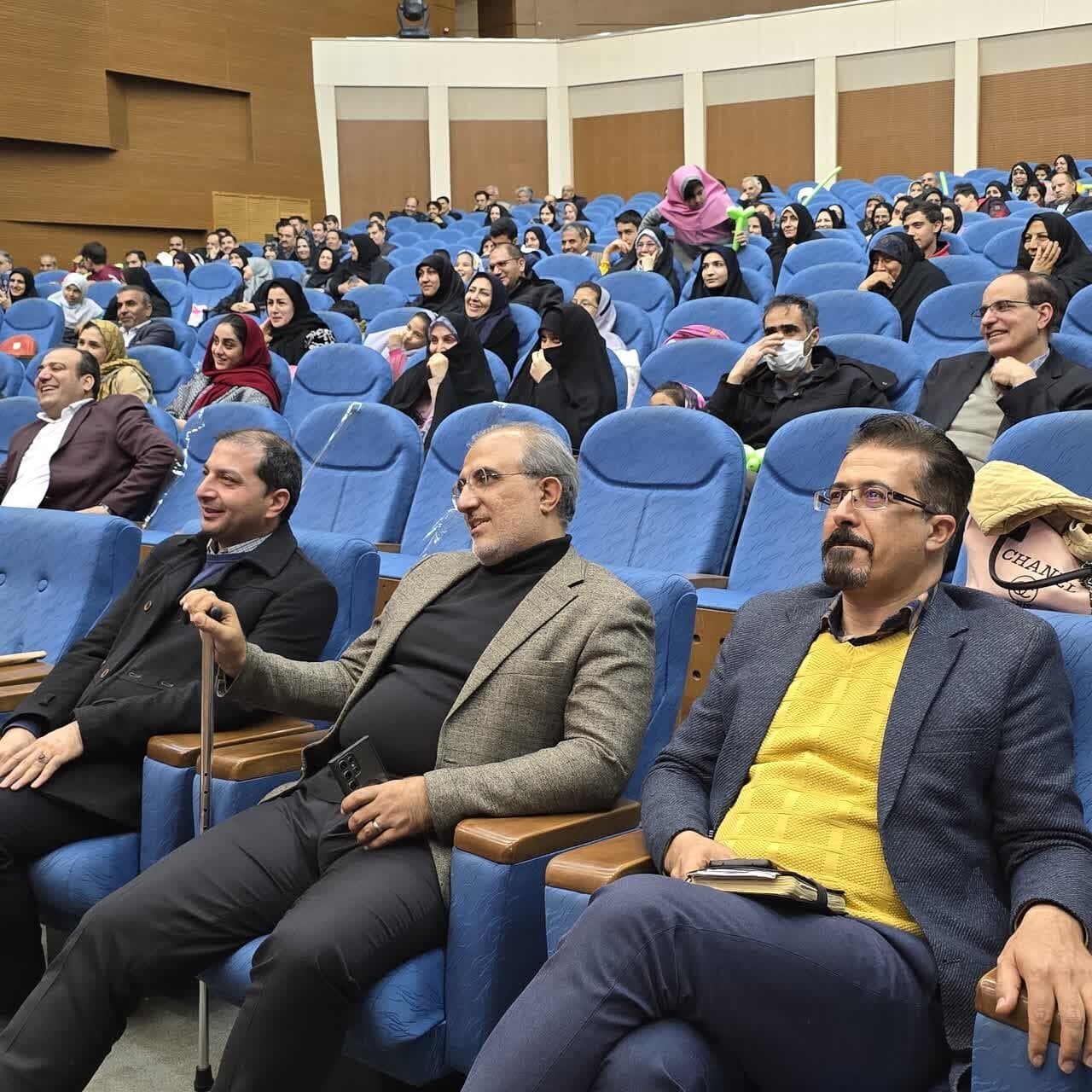 نمایشگاه «عصر امید»؛ نمادی از همدلی و توانمندیهای بینظیر دانشگاه آزاد اسلامی نمایشگاه «عصر امید»؛ نمادی از همدلی و توانمندیهای بینظیر دانشگاه آزاد اسلامی