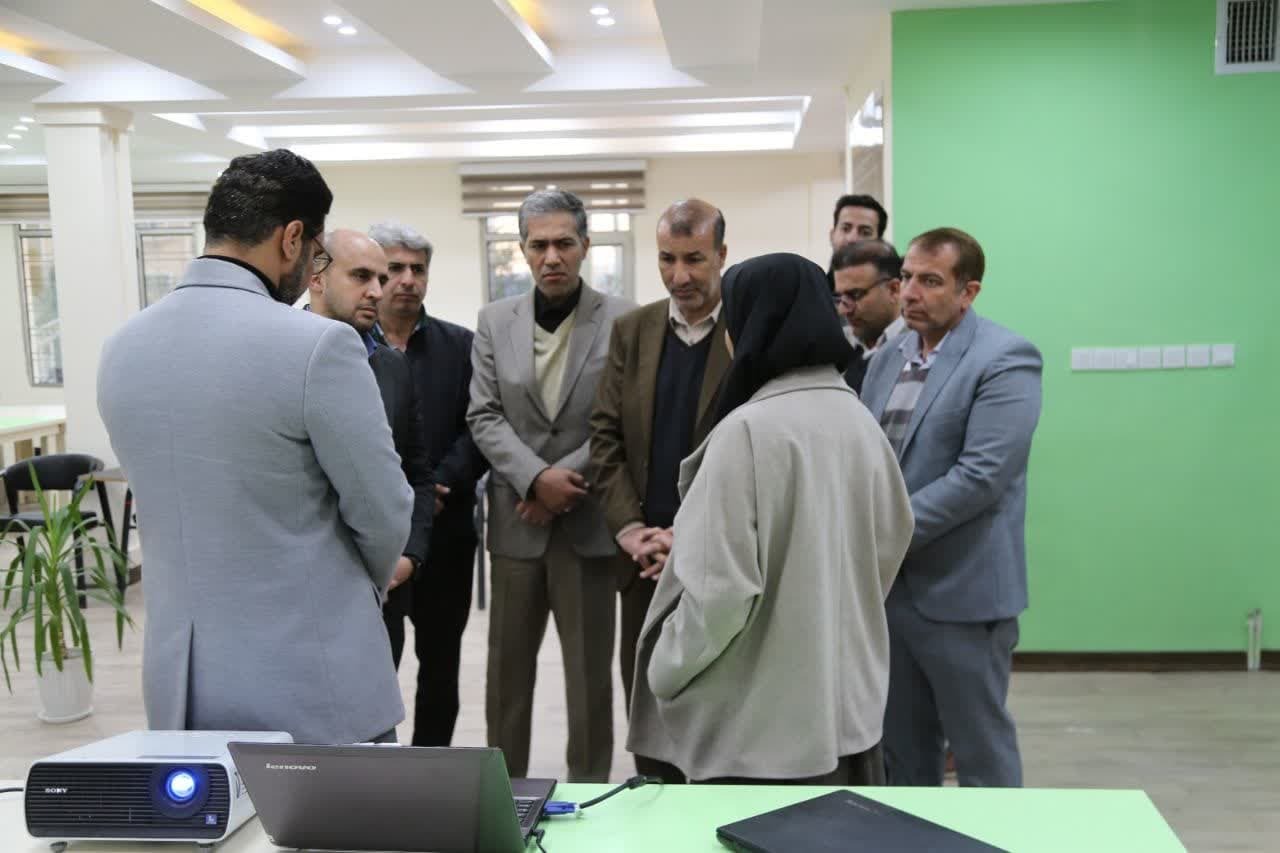 حمایت از مرکز رشد دانشگاه آزاد ایلام با محصولات فناورانه متنوع