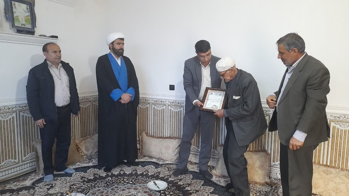 دلجویی دانشگاهیان دهدشت از خانوده شهید کربلای ۷