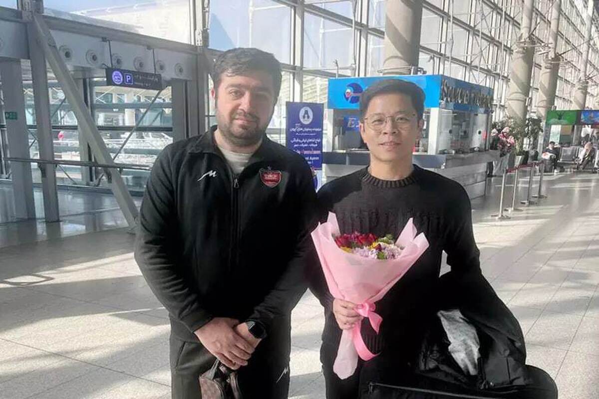 ناظر و افسر امنیتی بازی پرسپولیس - النصر وارد تهران شد