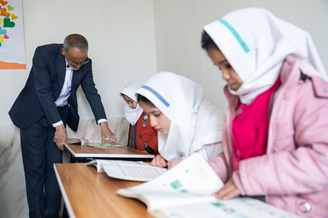 افتتاح سومین مدرسه یک گروه جهادی در منطقه محروم/ &laquo;شهدا&raquo; نام دبستان روستای حسین آباد