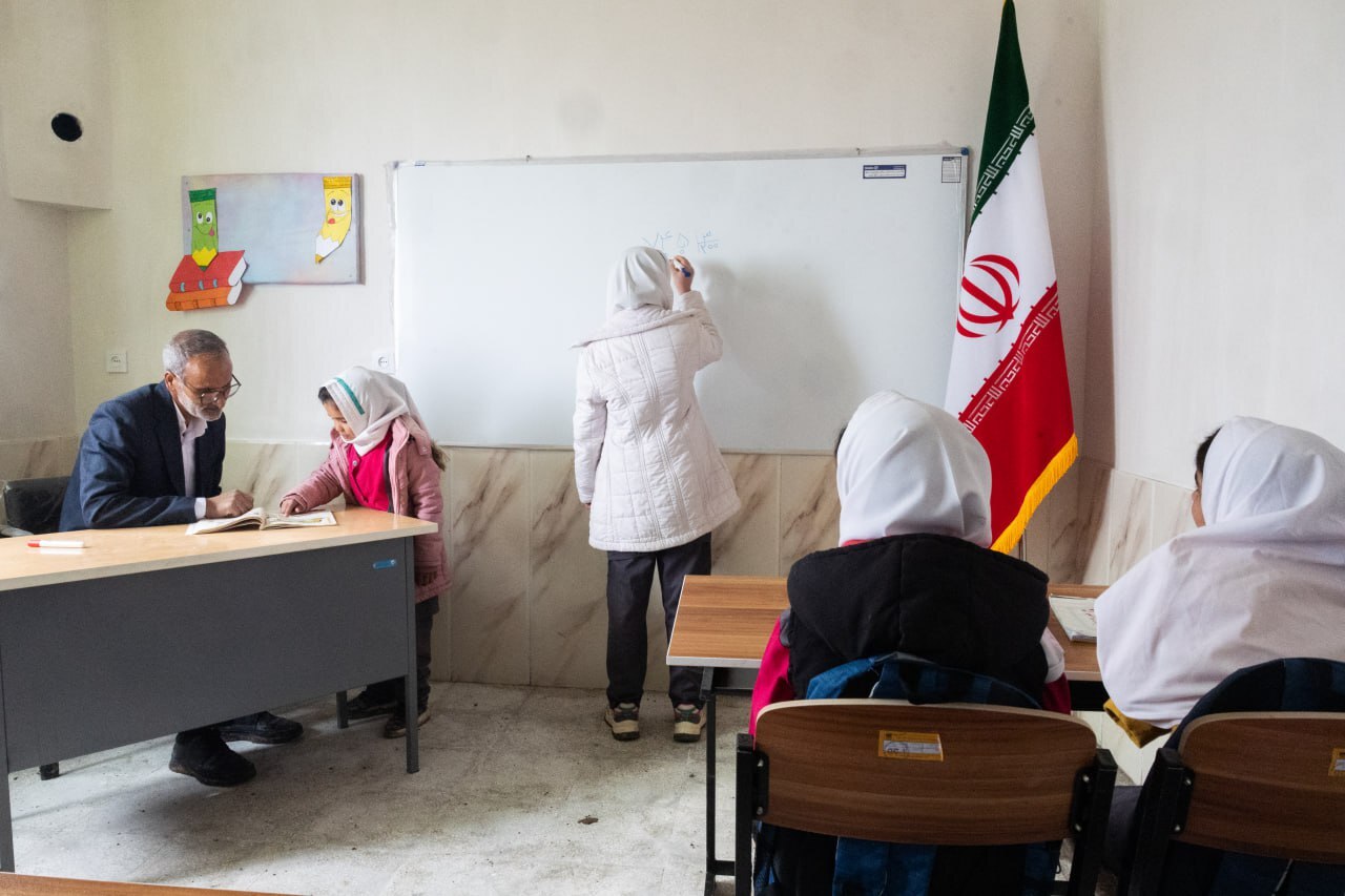 افتتاح سومین مدرسه یک گروه جهادی در منطقه محروم/ &laquo;شهدا&raquo; نام دبستان روستای حسین آباد