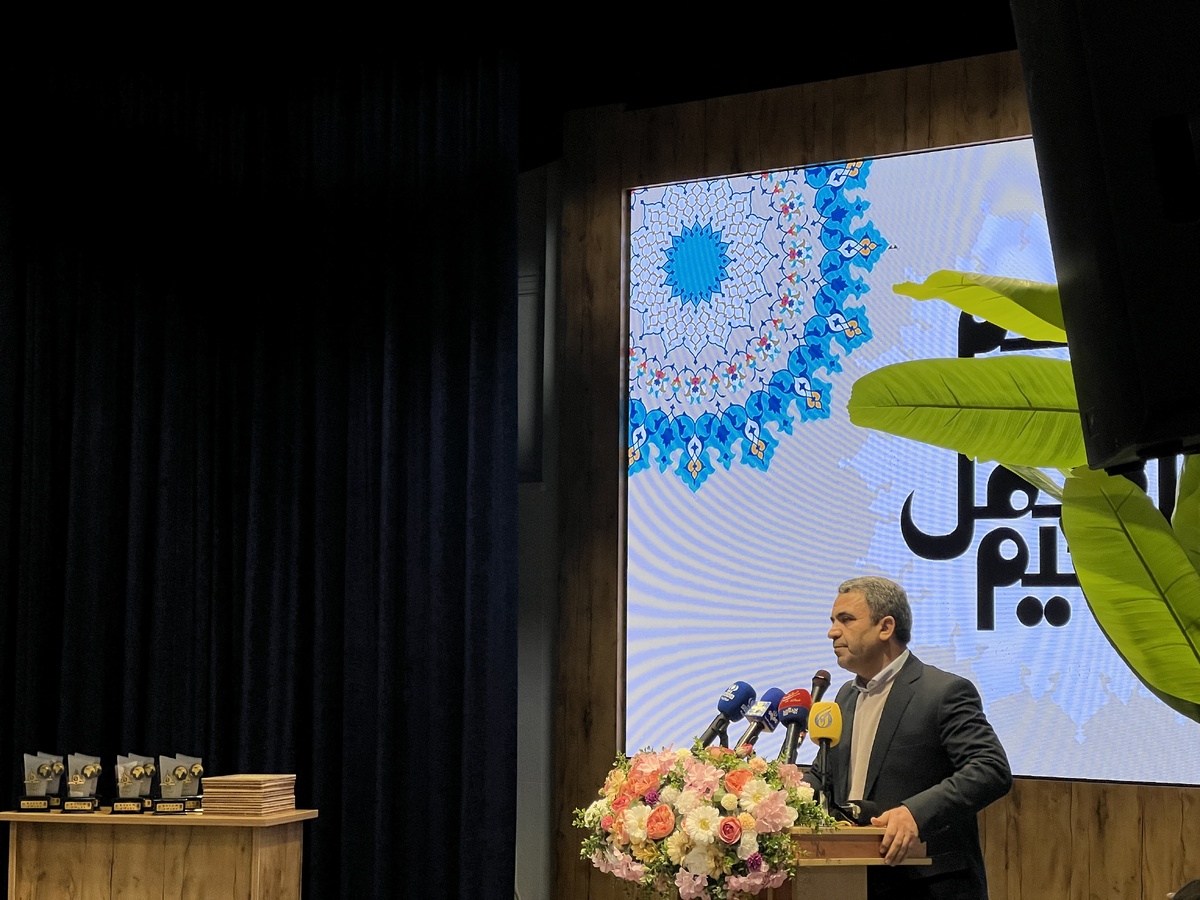 طراحی الگوی بومی آموزش زبان خارجی برای حفظ هویت اسلامی ایرانی ضروری است