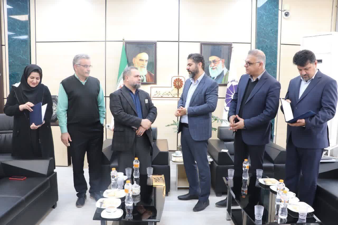 بهرهمندی از ظرفیت علمی استادان دانشگاه آزاد در اتاق بازرگانی خرمشهر بهرهمندی از ظرفیت علمی استادان دانشگاه آزاد در اتاق بازرگانی خرمشهر