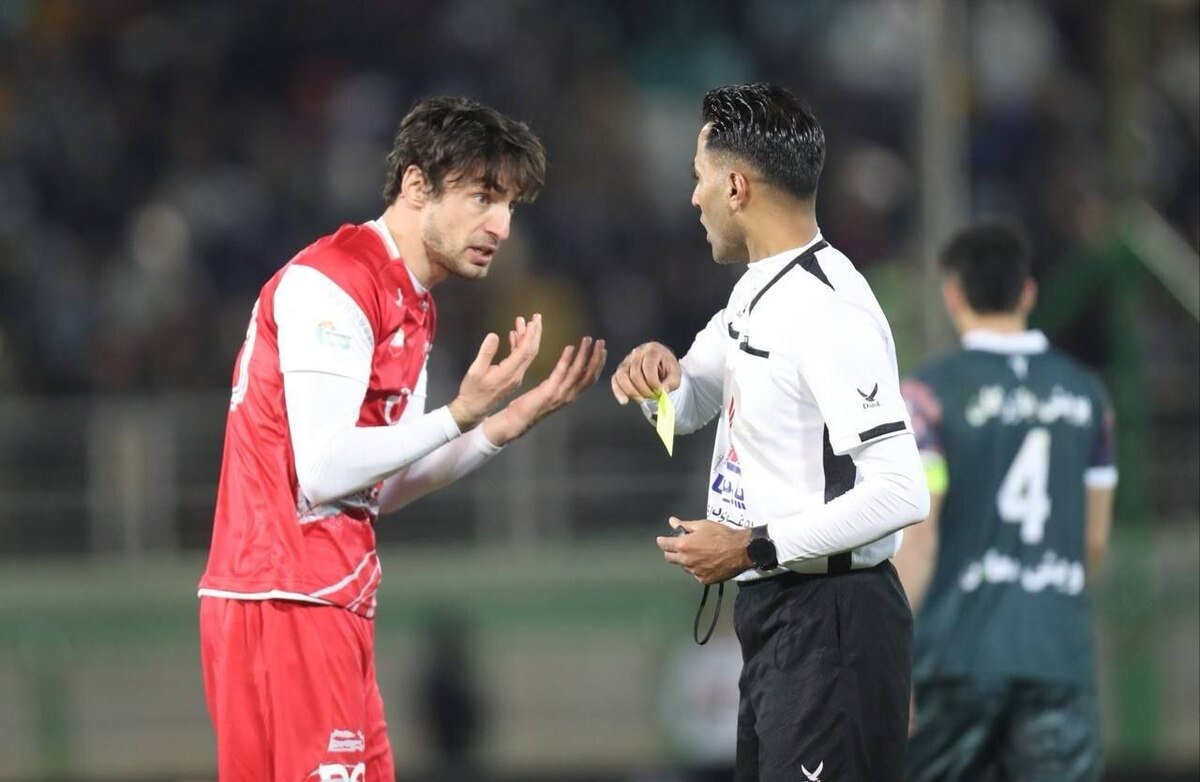 همرنگ:داور VAR چند بار گفت «پنالتی» اما داور وسط قبول نکرد زمانی تا آخر عمر هم محروم شود پنالتی ذوبآهن برنمیگردد