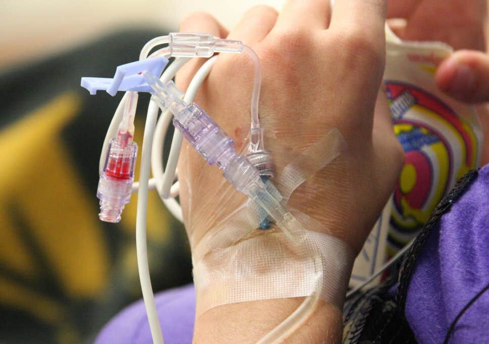 با ساخت تجهیزات حوزه درمان سد تحریمها را شکستیم/ از درمان بیماریهای پوستی تا سرطانها با ساخت تجهیزات حوزه درمان سد تحریمها را شکستیم/ از درمان بیماریهای پوستی تا سرطانها