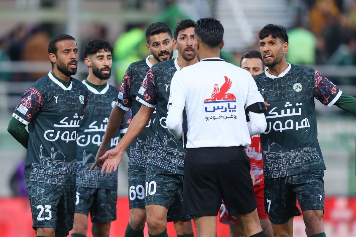 فنایی: به تصمیم داور ذوبآهن و پرسپولیس برای نگرفتن پنالتی شک کردم اگر آموزش درست میدادند کار به اینجا نمیکشید