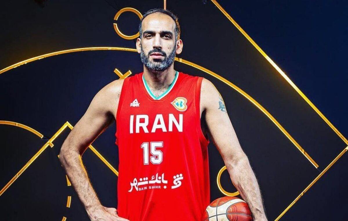 پیراهن شماره ۱۵ حامد حدادی بایگانی میشود