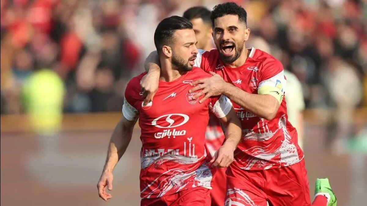 عالیشاه: به داور گفتم بازی را قطع کنید چرا هواداران را بالا گذاشته بودند تا سنگ پرتاب کنند؟ +فیلم